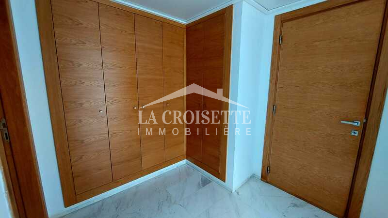 Appartement S+3 à La Soukra